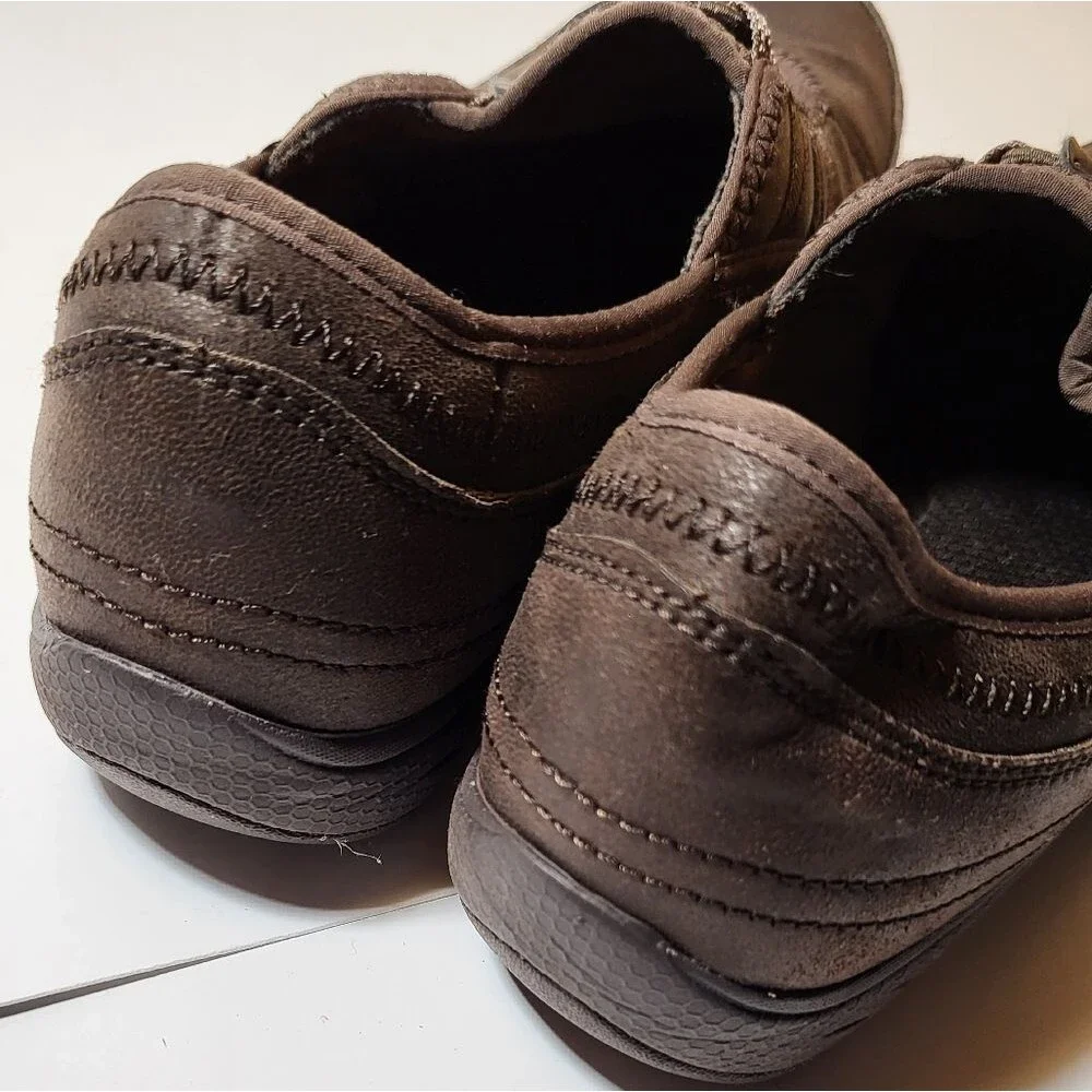 Skechers slip on shoes